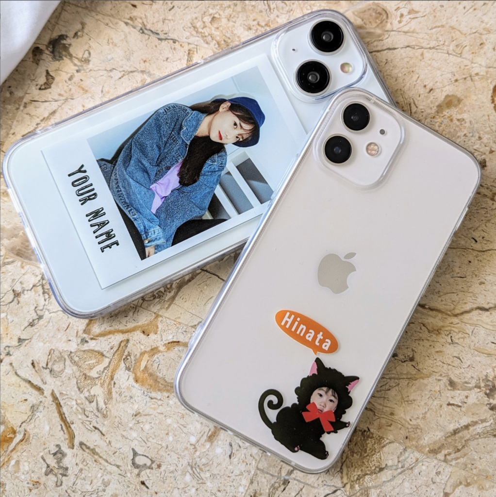 ポラロイド風写真と「Hinata」猫スタンプを使ったオリジナルスマホケースの使用例